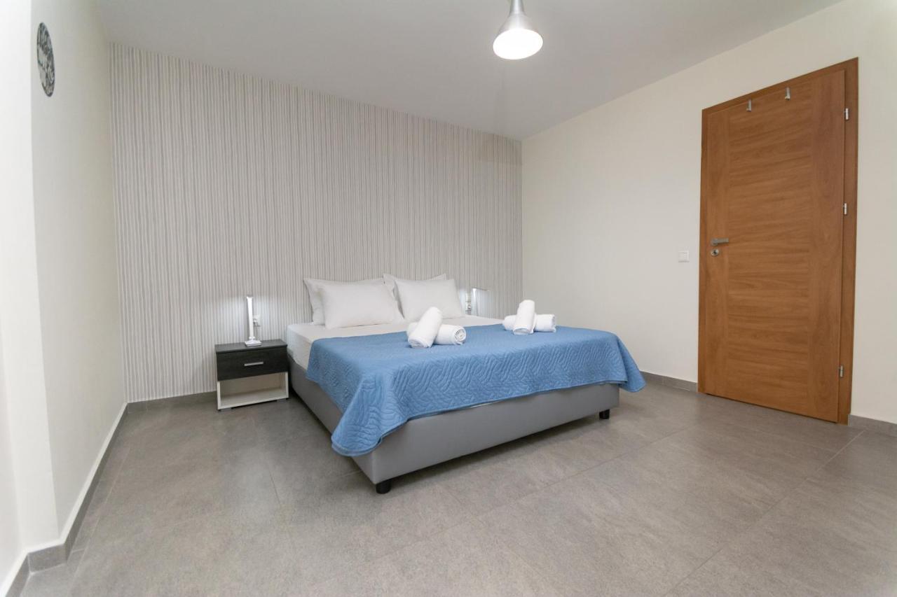 Spacious Fully Equipped 3bd 2bath In The Heart Of With Balconies Ac And Fast Wifi #1 Apartment Heraklion (Crete)