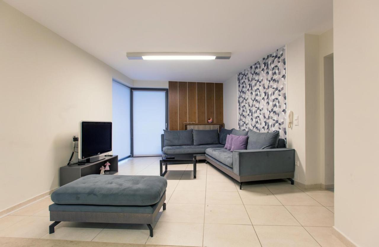 Spacious Fully Equipped 3bd 2bath In The Heart Of With Balconies Ac And Fast Wifi #1 Apartment